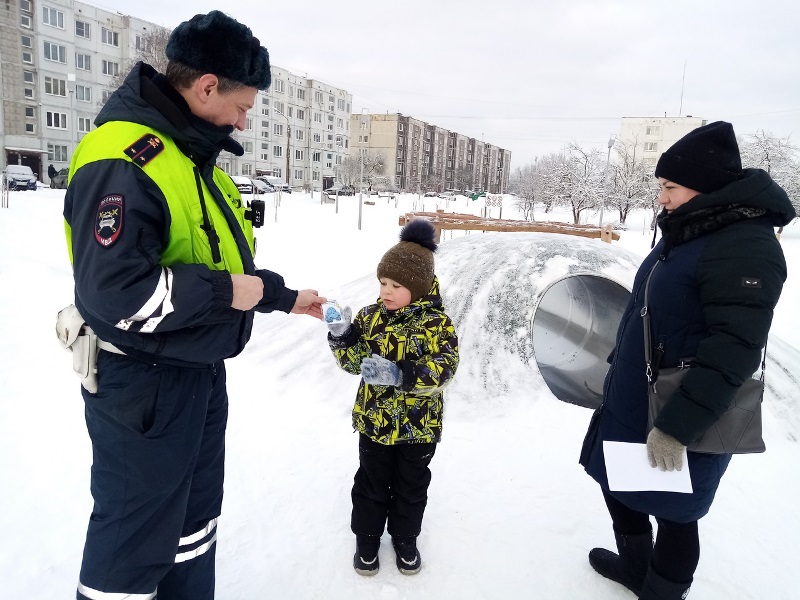Безопасность детей на дорогах во время зимних каникул должна оставаться на особом контроле родителей