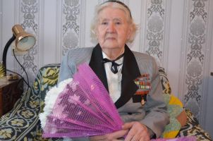 Ветеранов Сланцевского района поздравили с юбилеями